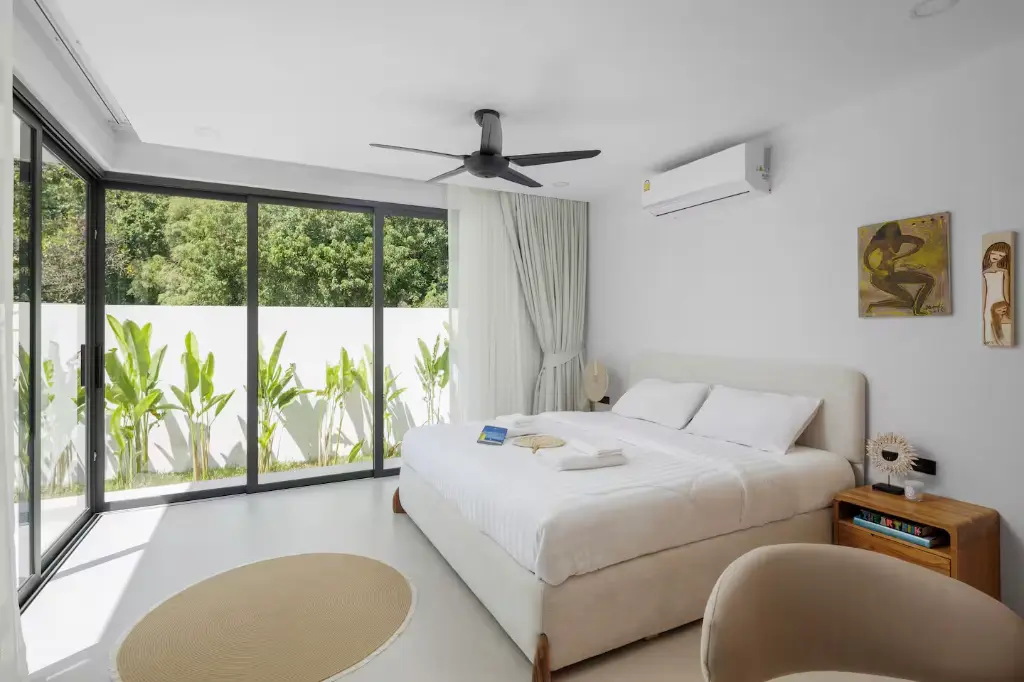 villa amour bedroom 1.webp