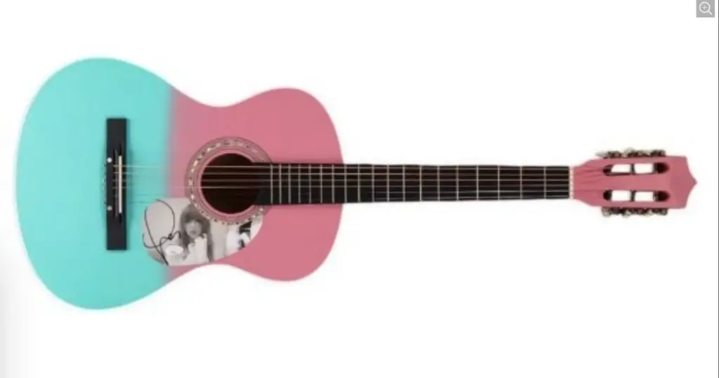 [MEM00183] Unframed Taylor Swift Signed Acoustic Guitar (JSA Certified Display Piece) - Pink & Blue