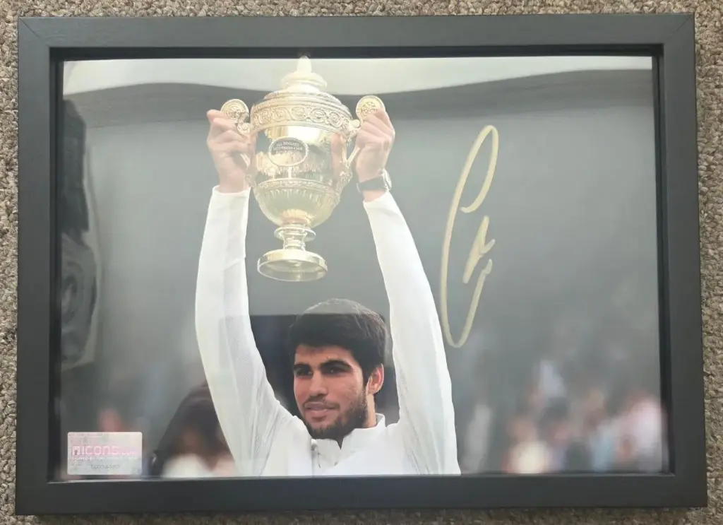 [MEM00179] Carlos Alcaraz Signed Framed Wimbledon Photograph